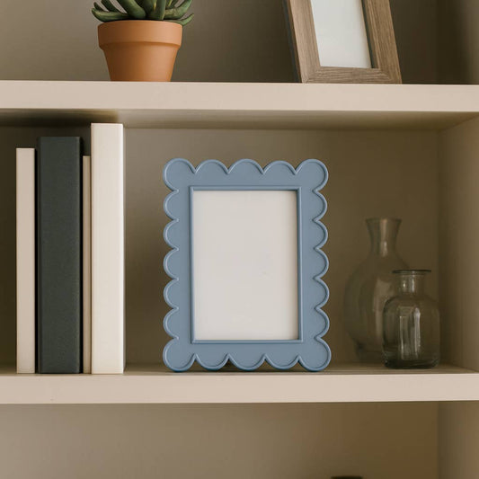 Photo Frame - Blue Resin/Glass Scallop Edge, 4x6 in.