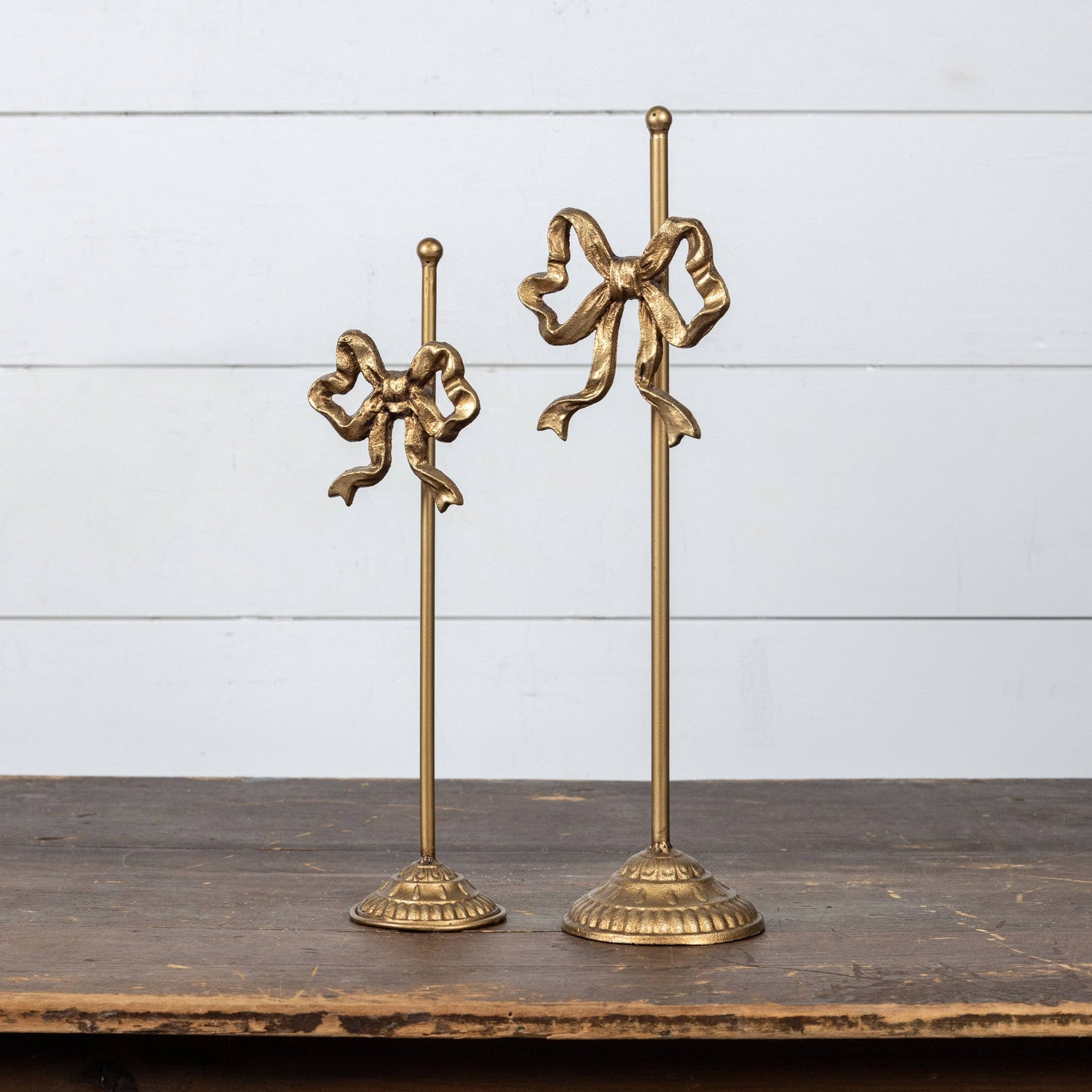 The Heirloom Bow Wreath Stand – 8.25”