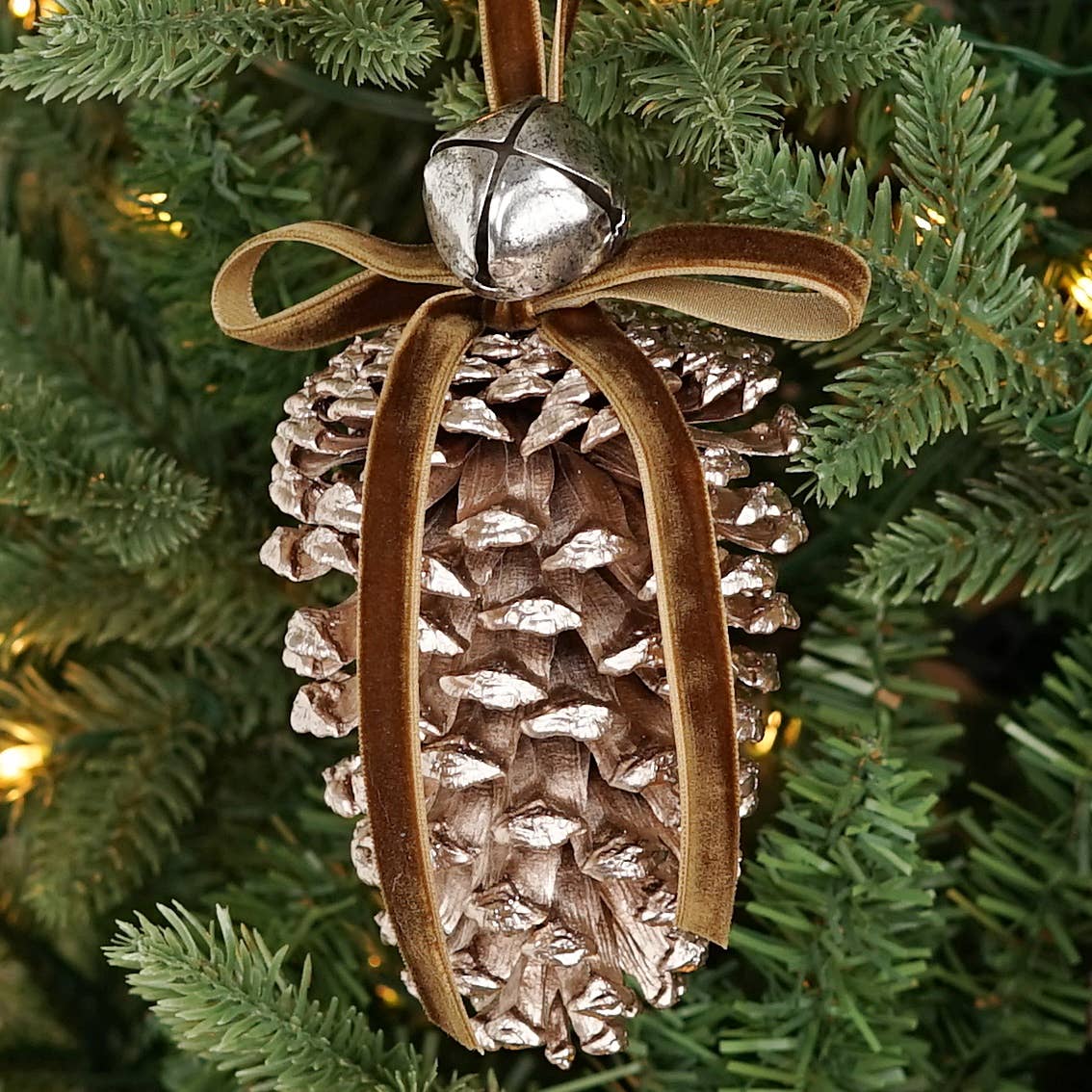Hanging Jumbo Pinecone with Bell – Champagne (6”)