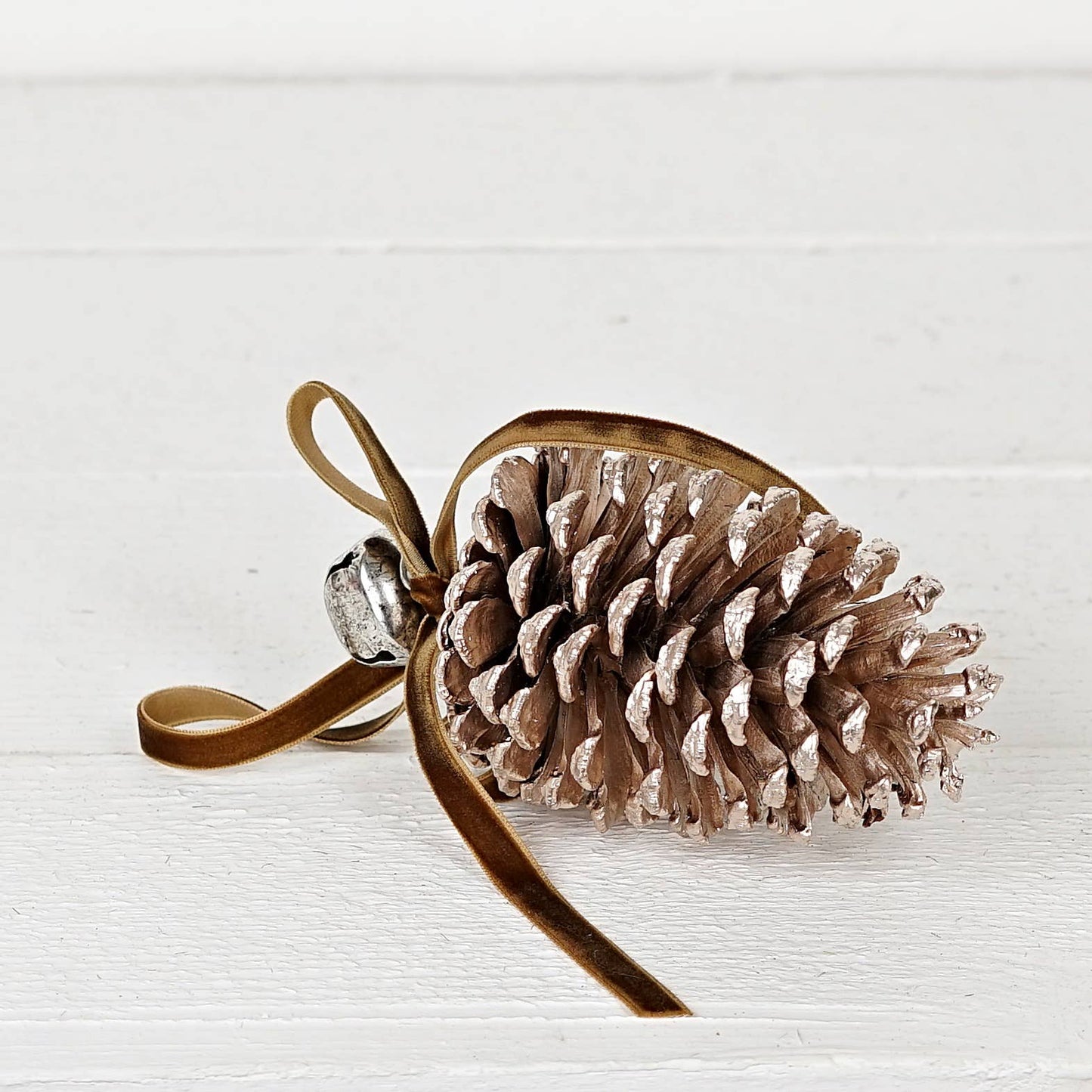 Hanging Jumbo Pinecone with Bell – Champagne (6”)