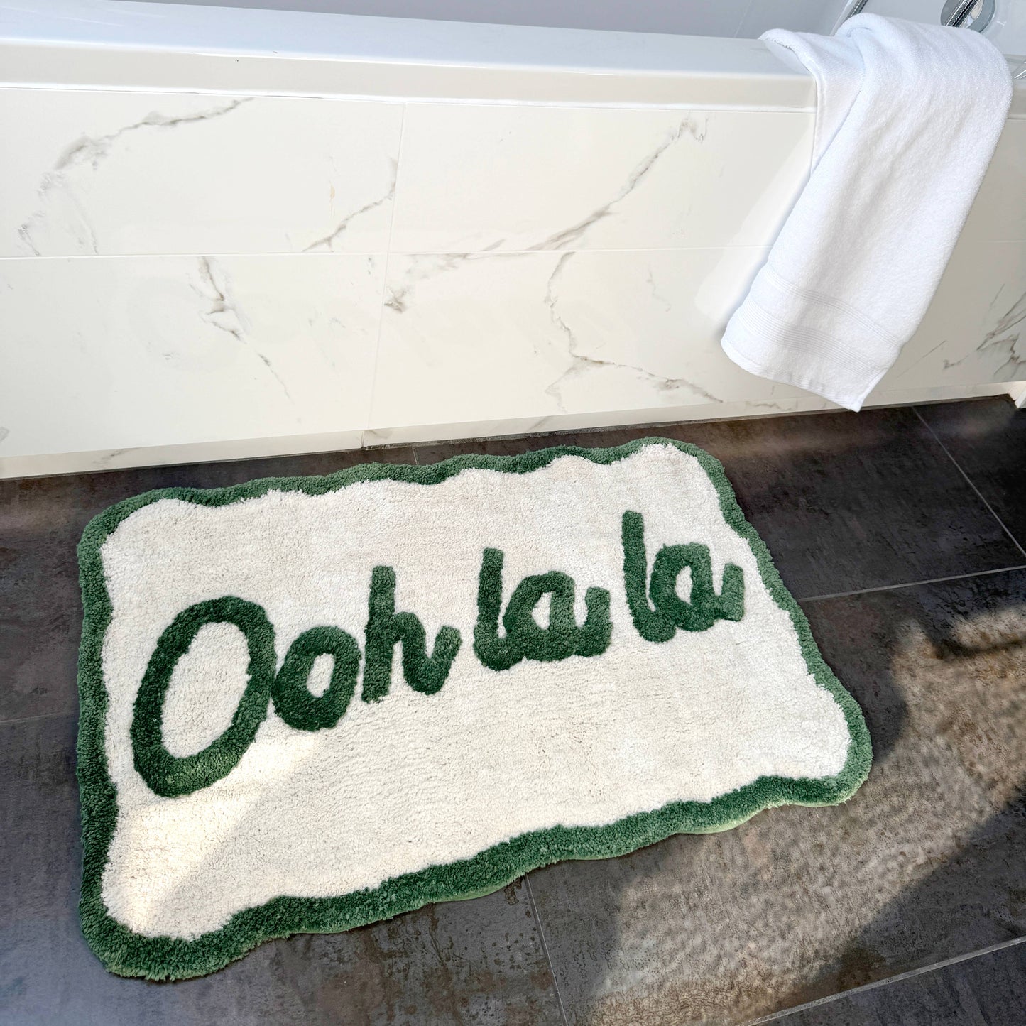 Ooh La La Slogan Scallop Bath Mat (Non-Slip)