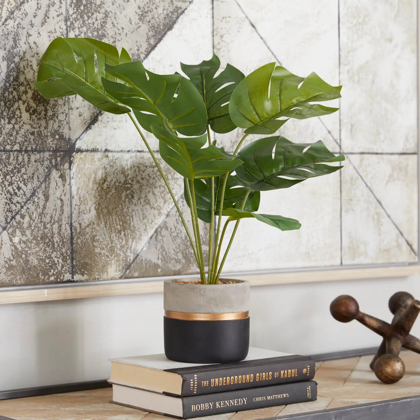 Contemporary Green Faux Foliage Artificial Plant