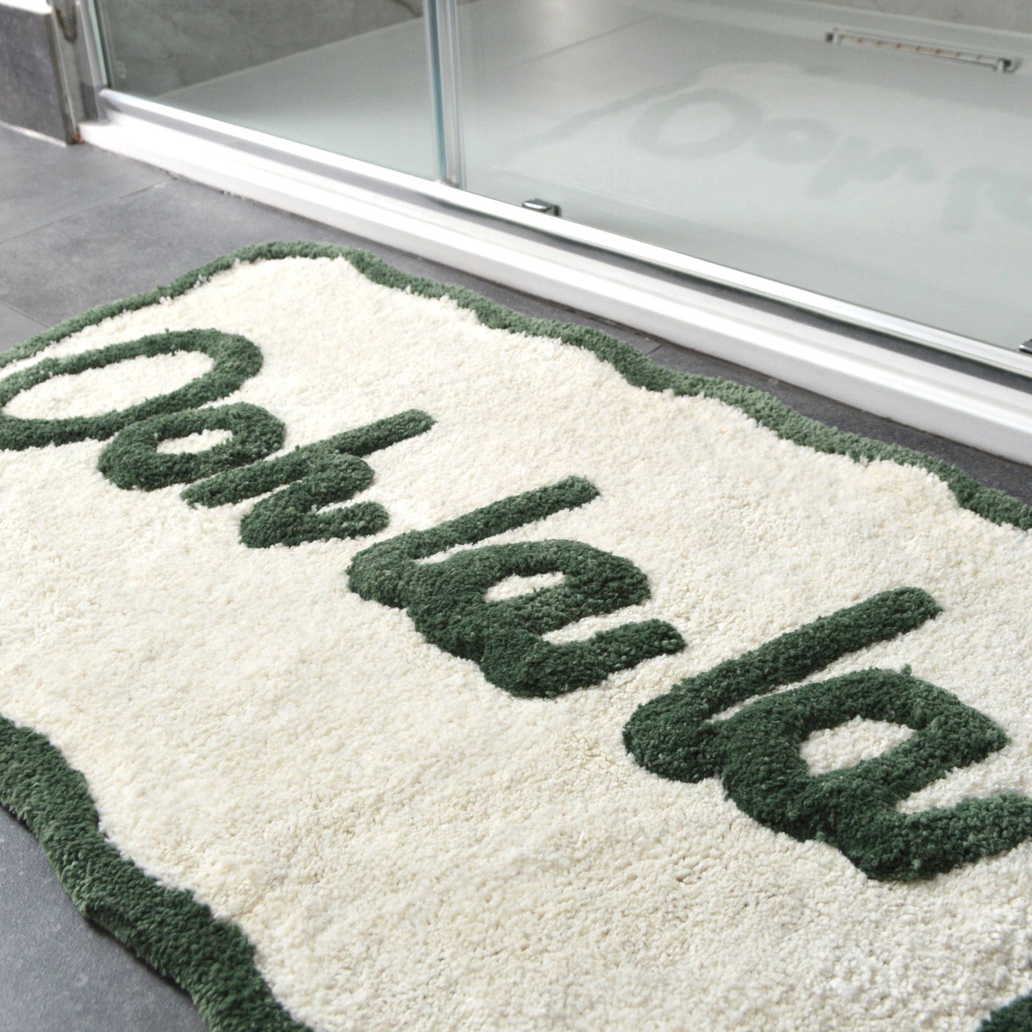 Ooh La La Slogan Scallop Bath Mat (Non-Slip)